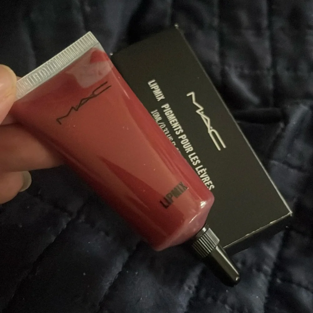 MAC Lipmix in Crimson NIB - Picture 1 of 4